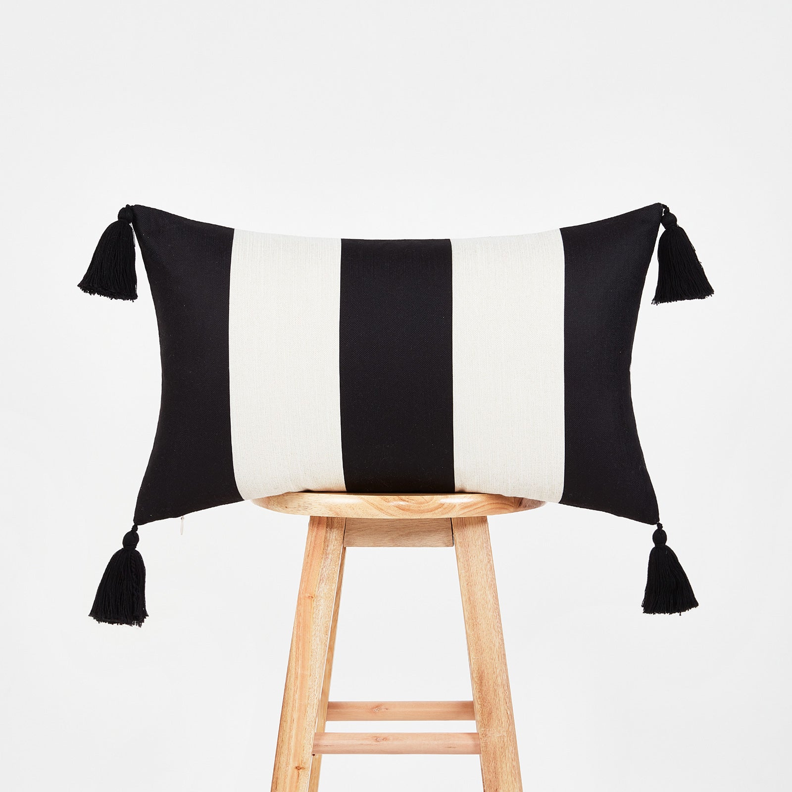 Modern Boho Outdoor Lumbar Pillow Cover, Malta, Striped Tassel, Black, 12"x20"