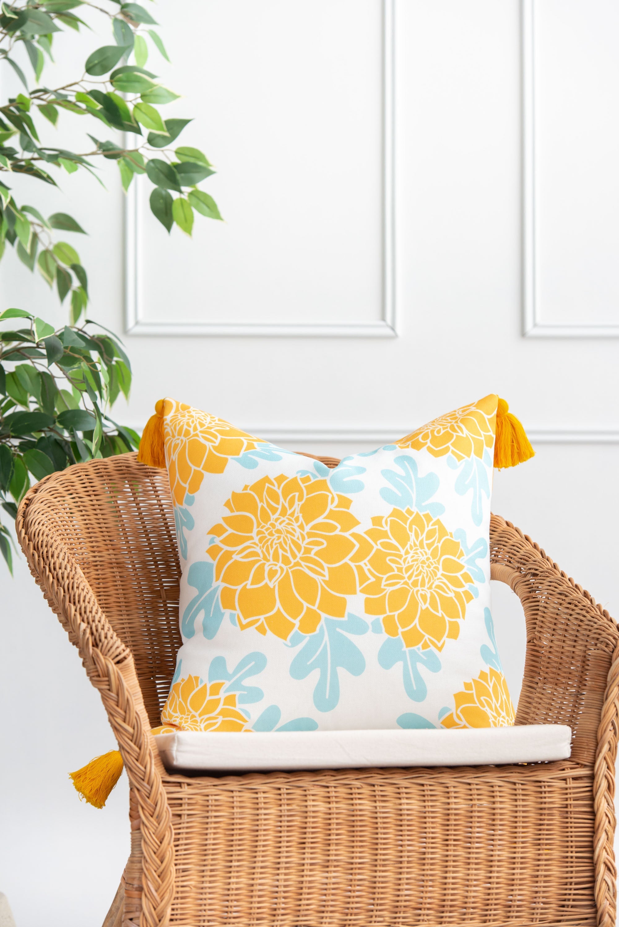 Floral Indoor Outdoor Pillow Cover, Vene, Dahlia Floral, Yellow, 18"x18"-1