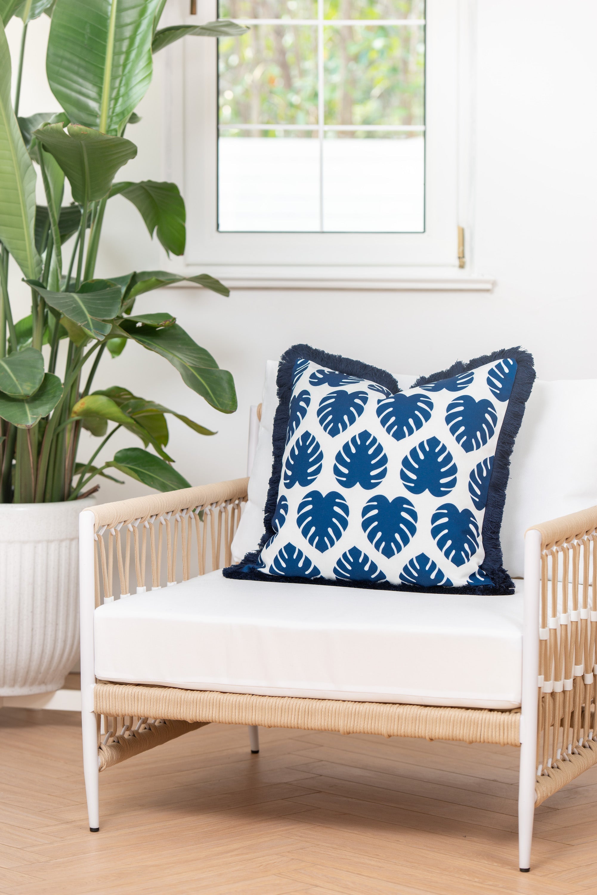Coastal Hampton Style Indoor Outdoor Pillow Cover, Monstera Leaf Fringe, Navy Blue, 20"x20"