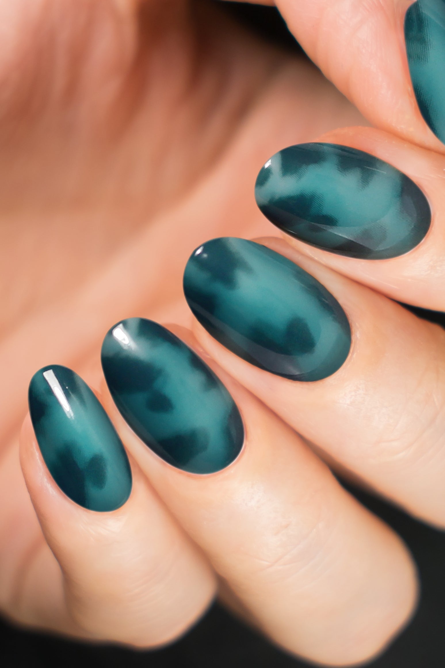 Emerald Amber | Soft & Durable Press-On Nails-3